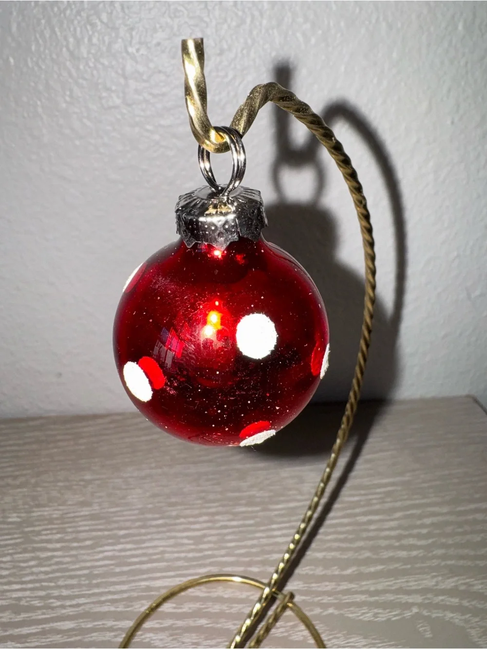 CRATE & BARREL ORNAMENT PLACECARD HOLDERS - red polkadot ornaments- set of 6